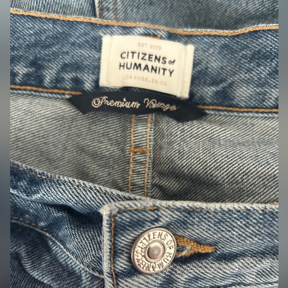 30 CITIZENS OF HUMANITY Shorts - Picture 5 of 8